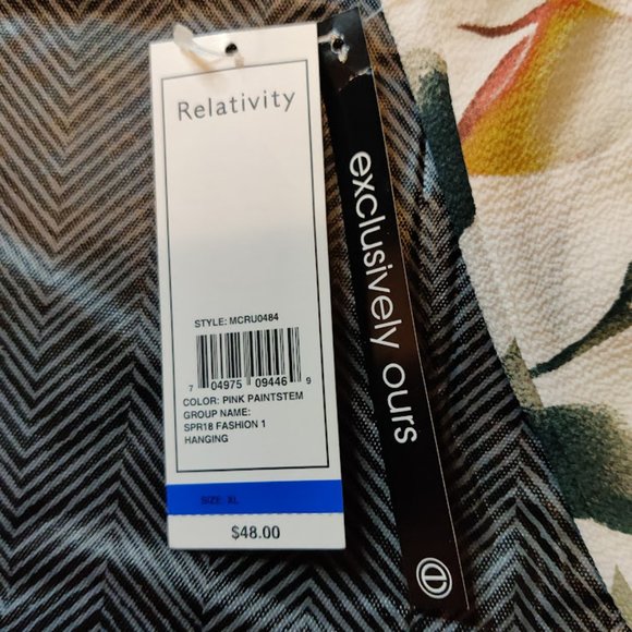 NWT RELATIVITY Floral Top with Asymmetric hem & 3/4 Bell Sleeves-Lace inset, XL - Picture 7 of 16